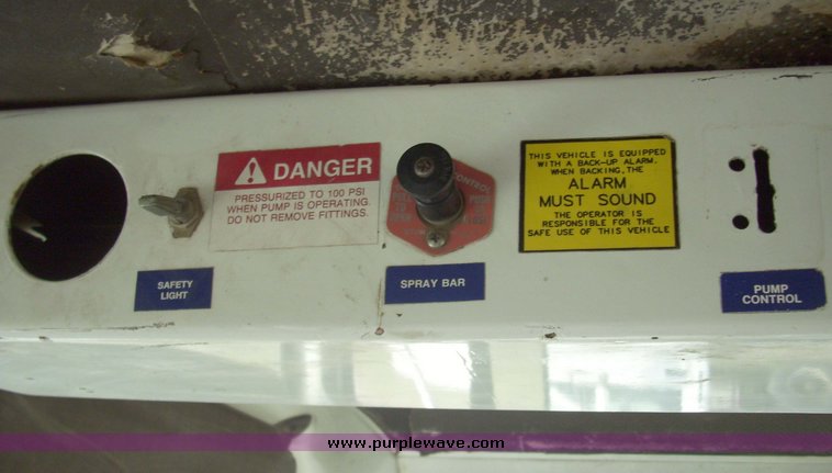 image for item 7333 1978 Ford cab and chassis