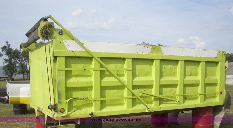 image for item 7365 16' metal dump bed