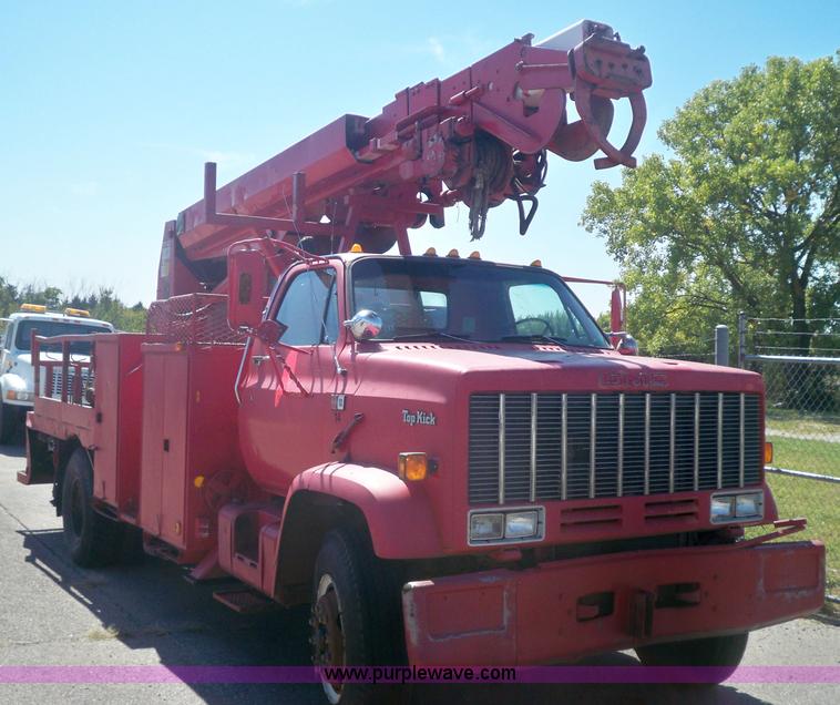 image for item 7400 1990 GMC C6500 C7D042 Top-kick 7000 diesel digger truck