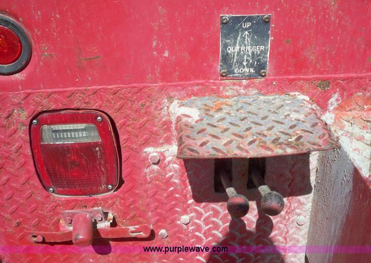 image for item 7400 1990 GMC C6500 C7D042 Top-kick 7000 diesel digger truck