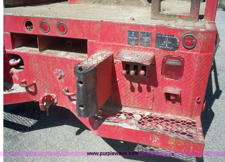 image for item 7400 1990 GMC C6500 C7D042 Top-kick 7000 diesel digger truck