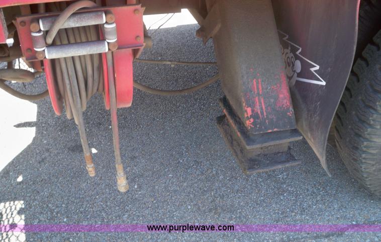 image for item 7400 1990 GMC C6500 C7D042 Top-kick 7000 diesel digger truck