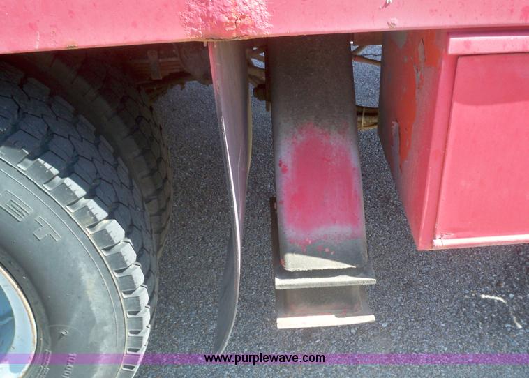 image for item 7400 1990 GMC C6500 C7D042 Top-kick 7000 diesel digger truck