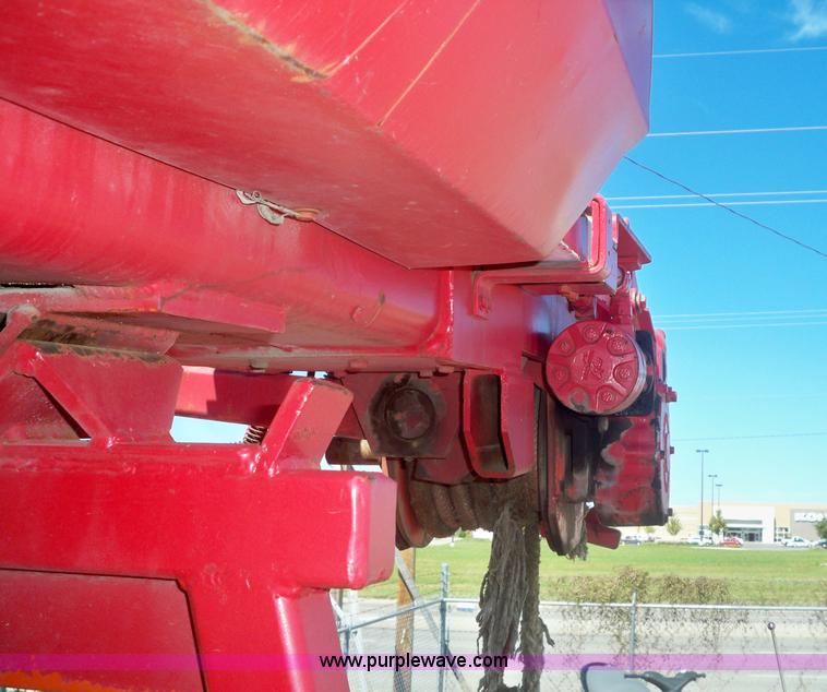 image for item 7400 1990 GMC C6500 C7D042 Top-kick 7000 diesel digger truck