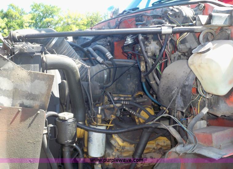 image for item 7400 1990 GMC C6500 C7D042 Top-kick 7000 diesel digger truck