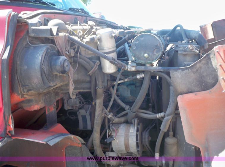 image for item 7400 1990 GMC C6500 C7D042 Top-kick 7000 diesel digger truck