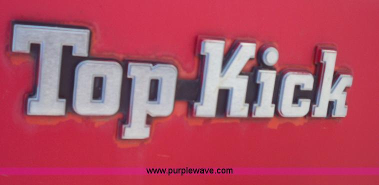 image for item 7400 1990 GMC C6500 C7D042 Top-kick 7000 diesel digger truck