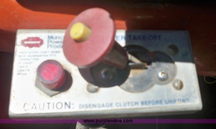 image for item 7400 1990 GMC C6500 C7D042 Top-kick 7000 diesel digger truck