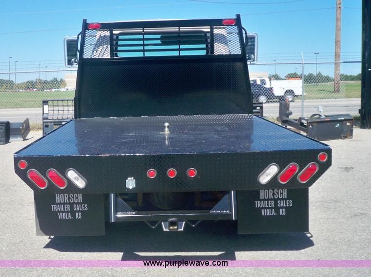 image for item 7401 2000 International 4700 Lo-Profile T444E truck