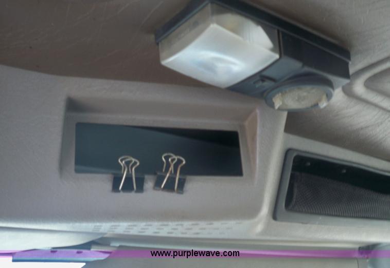 image for item 7401 2000 International 4700 Lo-Profile T444E truck