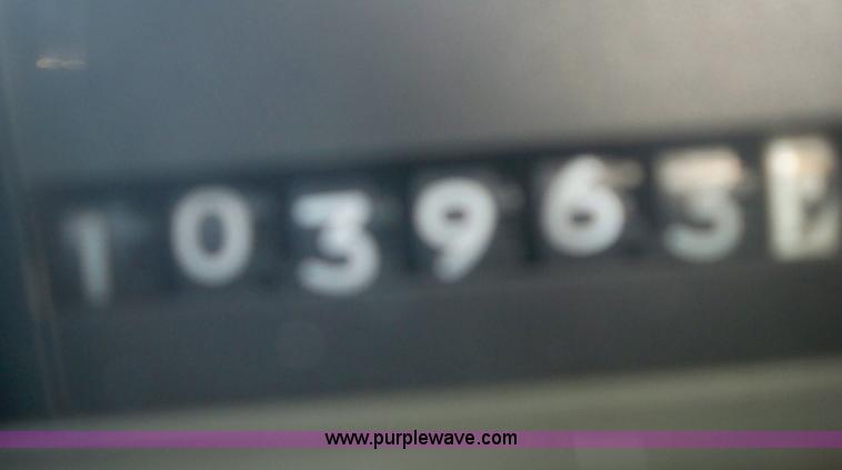 image for item 7401 2000 International 4700 Lo-Profile T444E truck