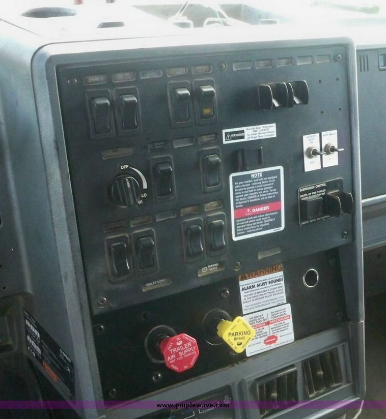 image for item 7410 1998 Mack Maxi Cruise truck with 15' dump bed and hoist