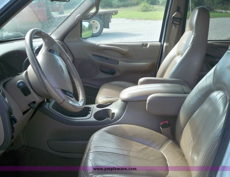 image for item 7412 1999 Ford Expedition Eddie Bauer edition