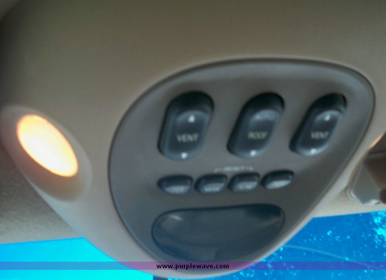 image for item 7412 1999 Ford Expedition Eddie Bauer edition