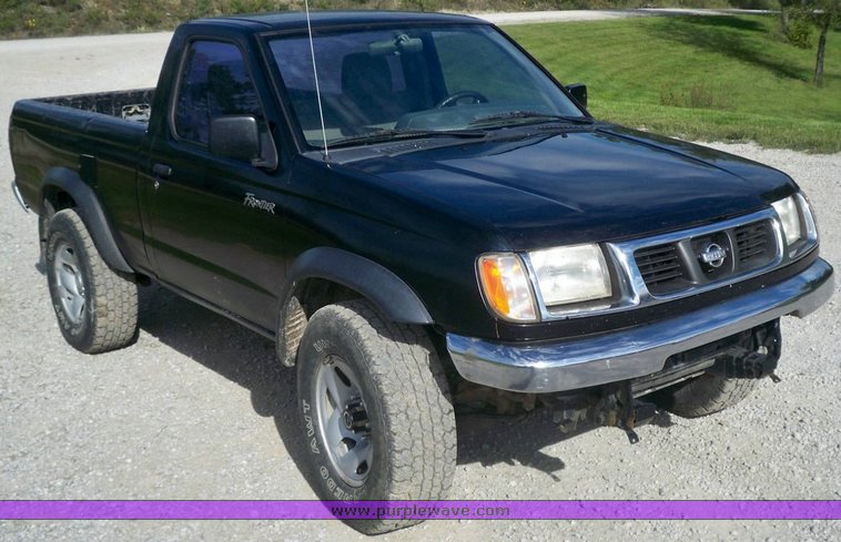 image for item 7418 1998 Nissan Frontier/XE pickup