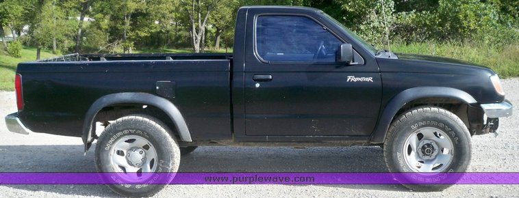 image for item 7418 1998 Nissan Frontier/XE pickup