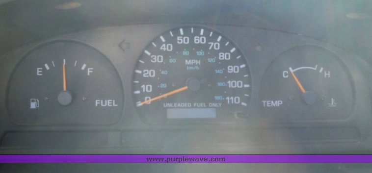 image for item 7418 1998 Nissan Frontier/XE pickup