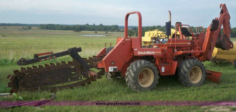 image for item 7419 Ditch Witch 7610DD trencher