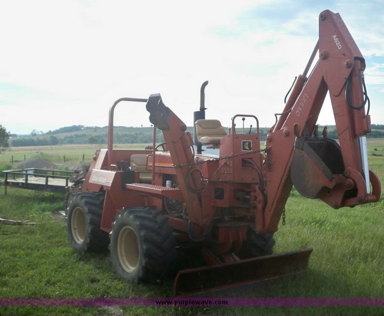 image for item 7419 Ditch Witch 7610DD trencher