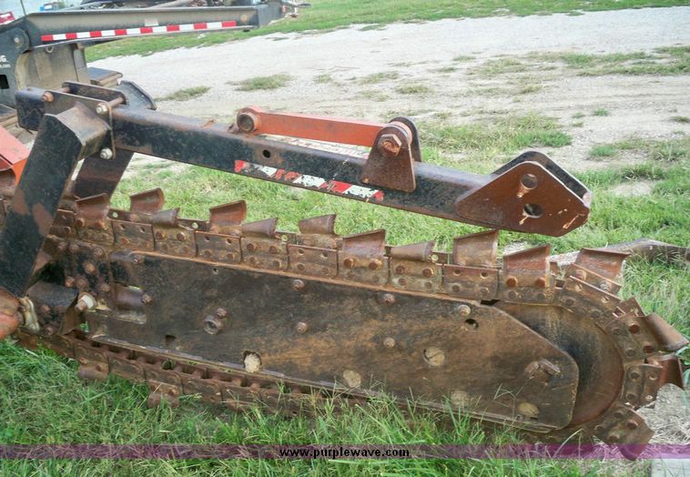 image for item 7419 Ditch Witch 7610DD trencher