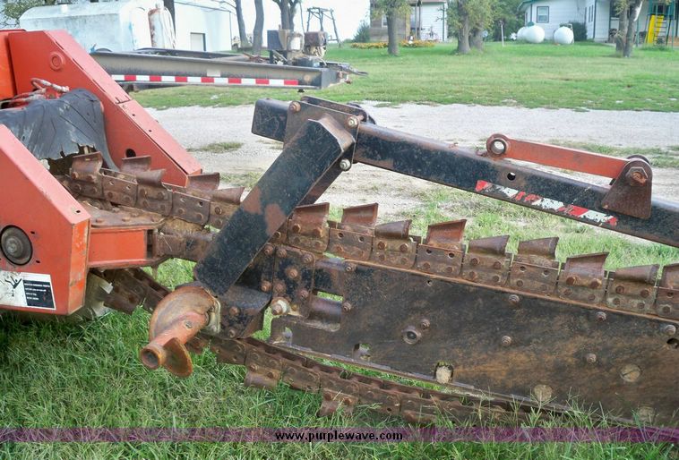 image for item 7419 Ditch Witch 7610DD trencher