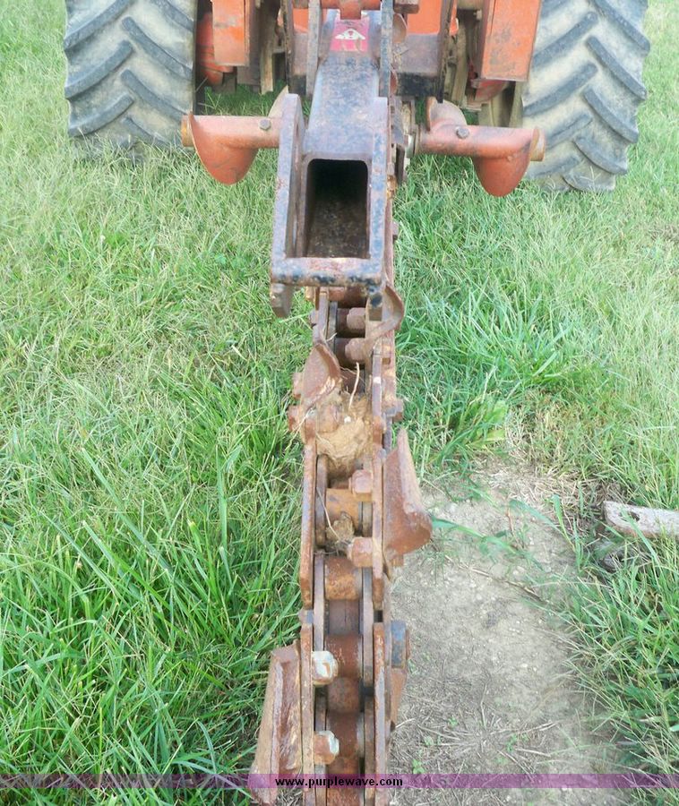 image for item 7419 Ditch Witch 7610DD trencher