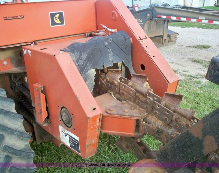 image for item 7419 Ditch Witch 7610DD trencher