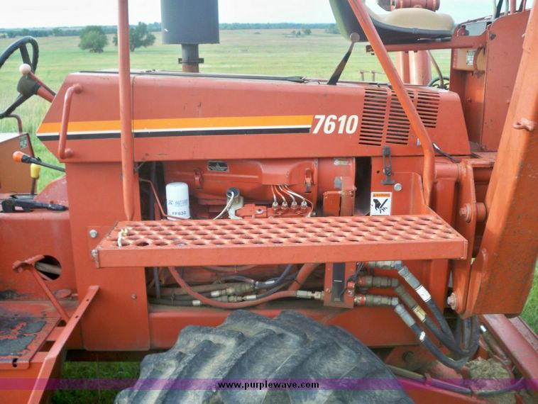 image for item 7419 Ditch Witch 7610DD trencher