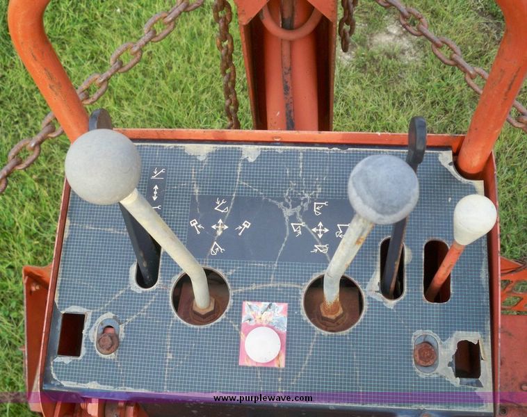 image for item 7419 Ditch Witch 7610DD trencher