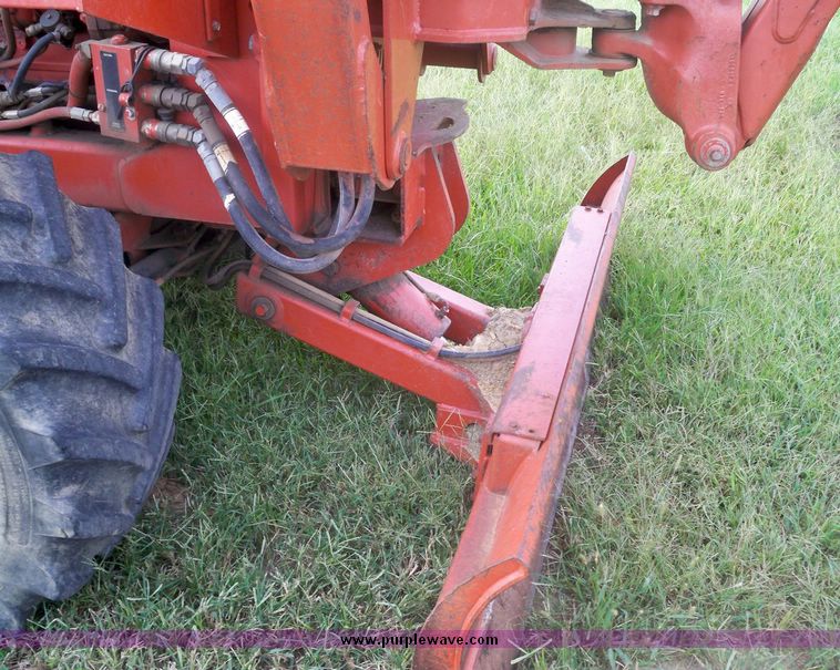 image for item 7419 Ditch Witch 7610DD trencher