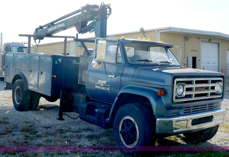 image for item 8567 1984 GMC C6500 service truck