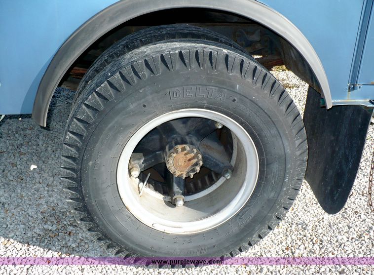 image for item 8567 1984 GMC C6500 service truck