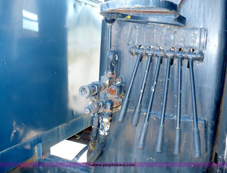 image for item 8567 1984 GMC C6500 service truck