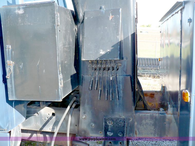 image for item 8567 1984 GMC C6500 service truck