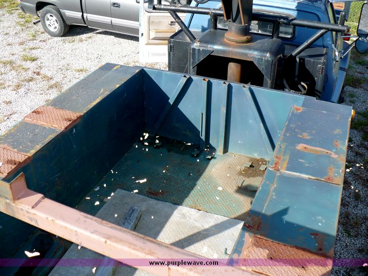 image for item 8567 1984 GMC C6500 service truck