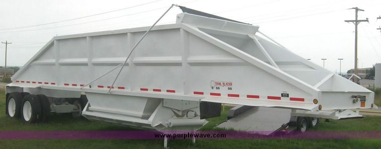 image for item 8750 2004 Trail Blazer rock trailer