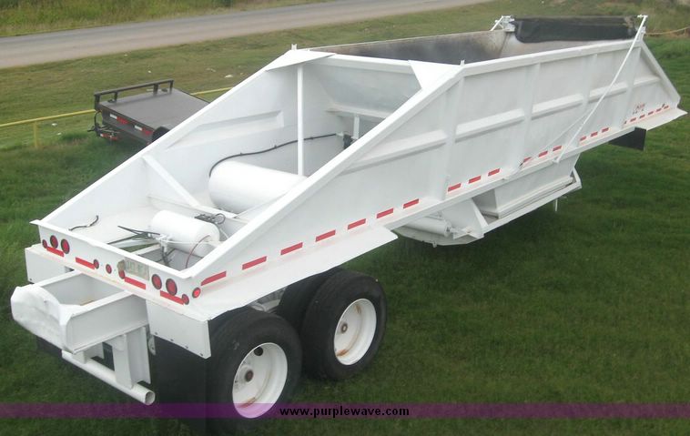 image for item 8750 2004 Trail Blazer rock trailer