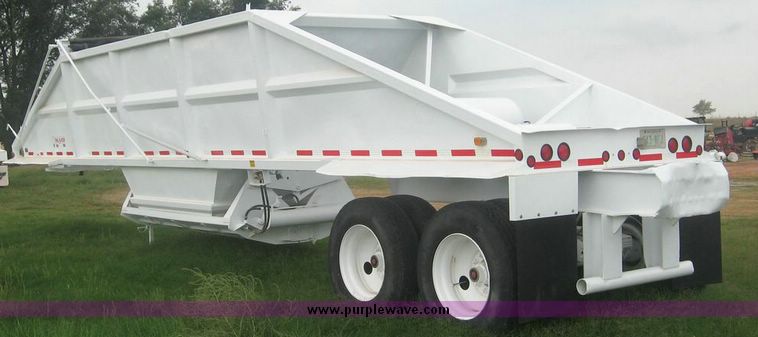 image for item 8750 2004 Trail Blazer rock trailer