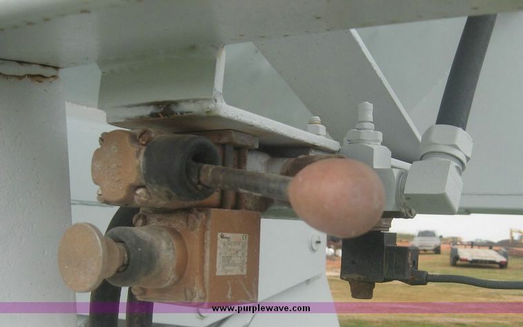 image for item 8750 2004 Trail Blazer rock trailer