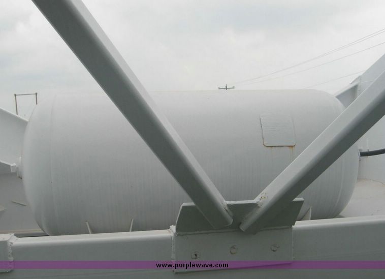 image for item 8750 2004 Trail Blazer rock trailer