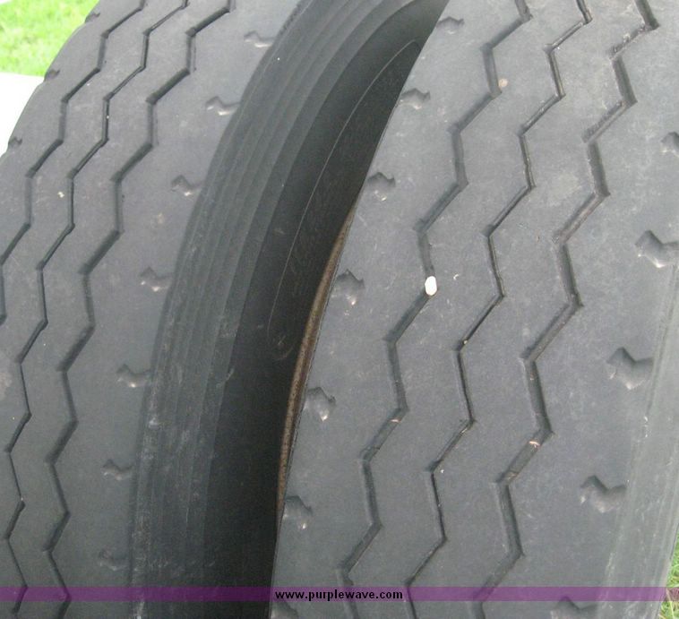 image for item 8750 2004 Trail Blazer rock trailer