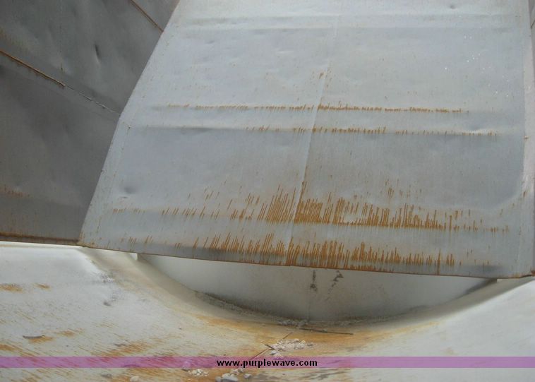 image for item 8750 2004 Trail Blazer rock trailer