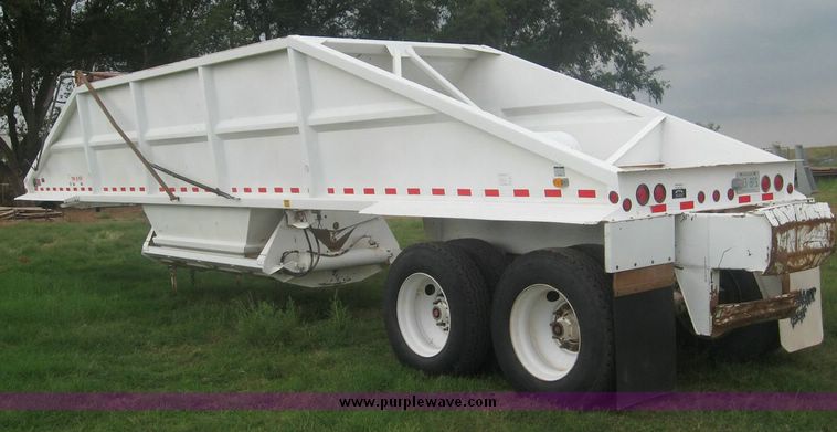 image for item 8751 2005 Trail Blazer rock trailer