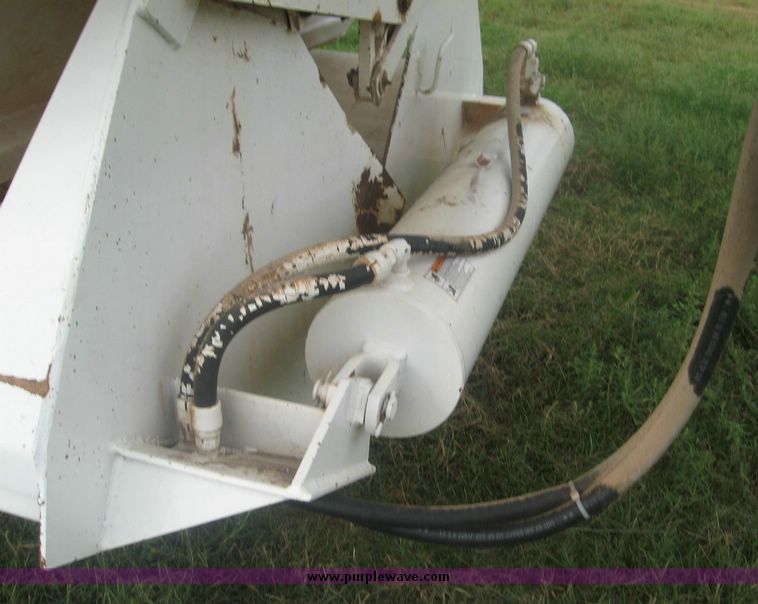 image for item 8751 2005 Trail Blazer rock trailer