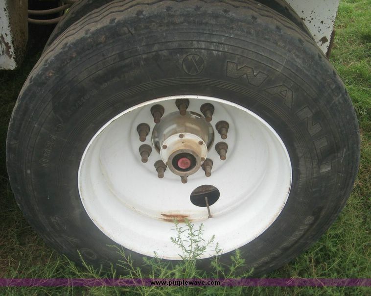 image for item 8751 2005 Trail Blazer rock trailer