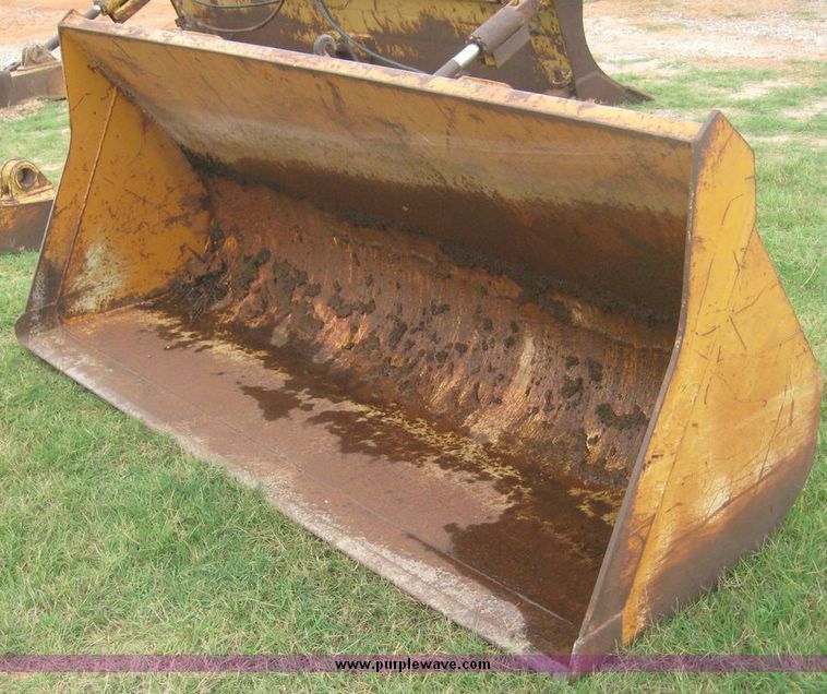 image for item 8757 8' loader bucket