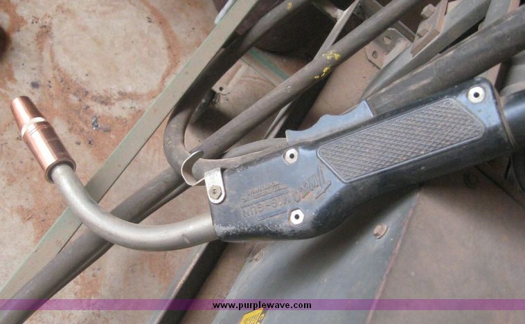 image for item 8770 Lincoln R35-40C welder with wire feed