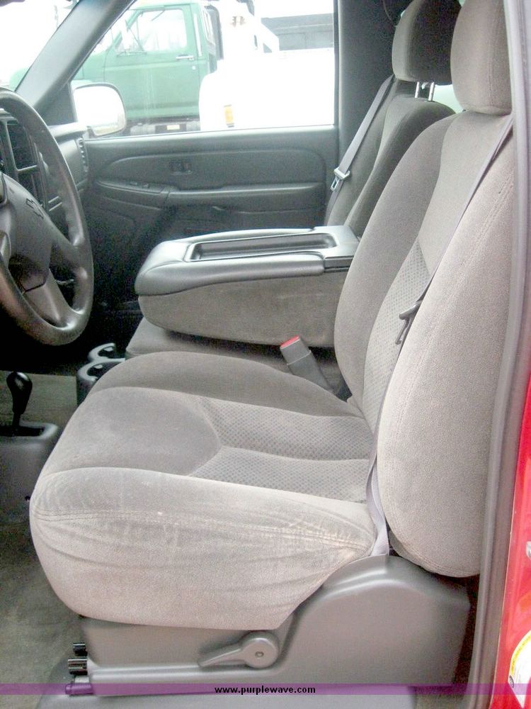 image for item 8776 2006 Chevrolet K1500 Silverado crew cab pickup