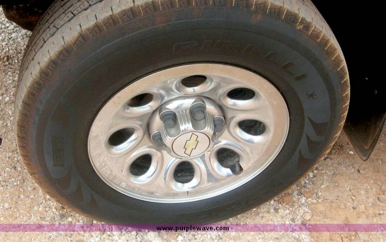 image for item 8776 2006 Chevrolet K1500 Silverado crew cab pickup