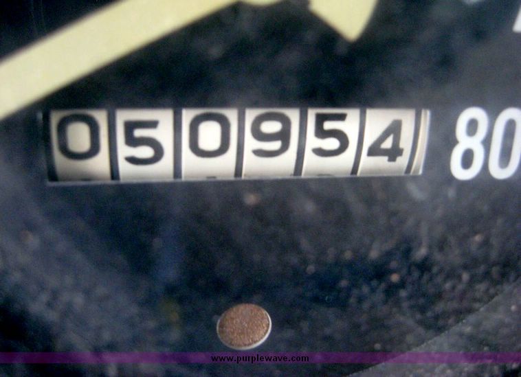 image for item 8777 1974 International Loadstar 1600 single axle semi truck